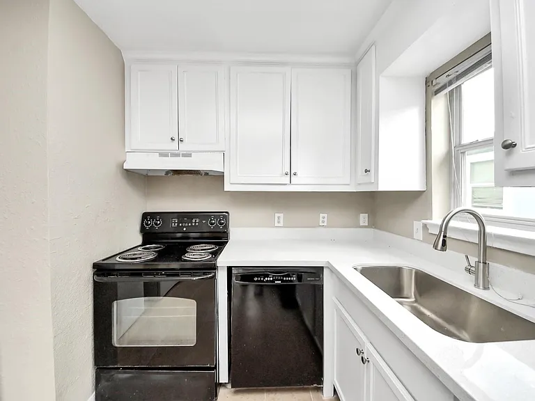 3914 Hoffman St #C — Photo 16