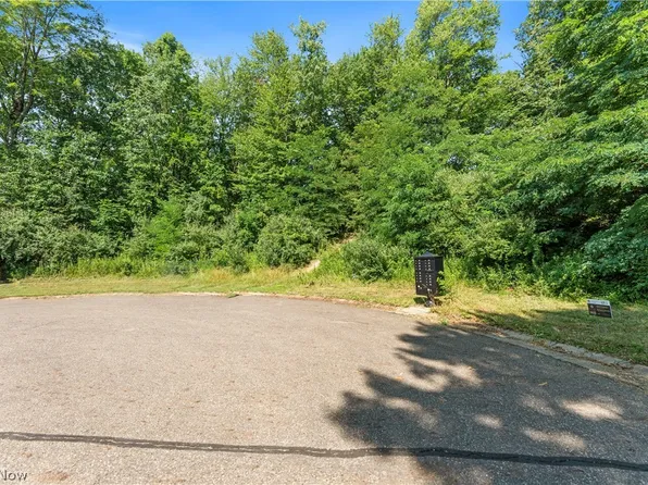 E Lakewood Dr, Canal Fulton, OH 44614