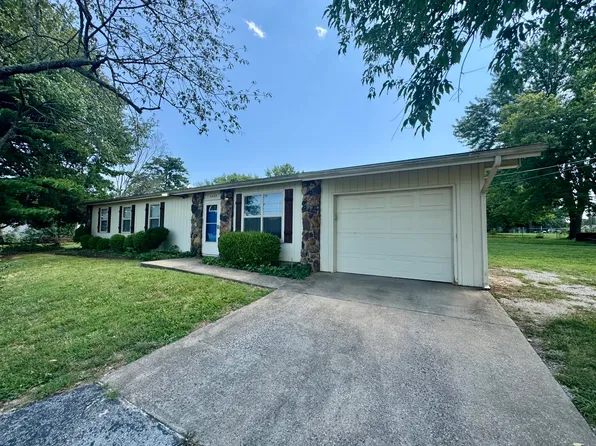 2862 N Pierce Avenue, Springfield, MO 65803