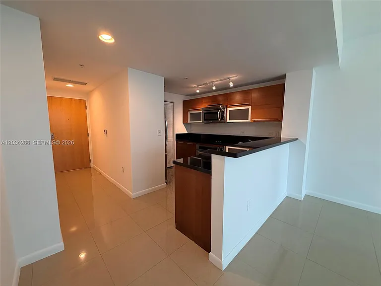 253 NE 2nd St #1006 — Photo 8