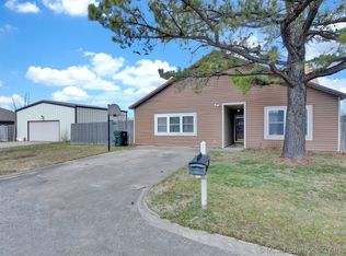 606 Damson Ct, Muskogee, OK 74403