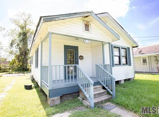 217 E Caldwell St, Gonzales, LA 70737