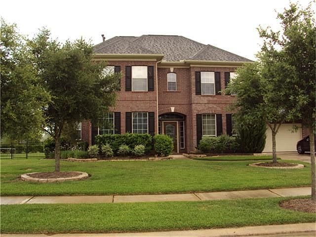 1st image of 103 Water Bluff Ln