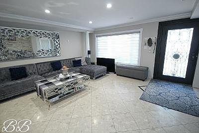 5th image of 283 Whitman Dr