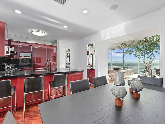 3rd image of 165 6th Ave Unit 2604