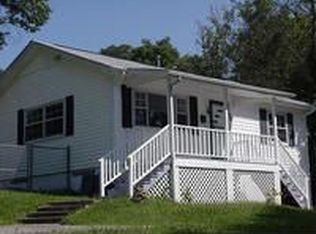 98 Outer Dr, Oak Ridge, TN 37830