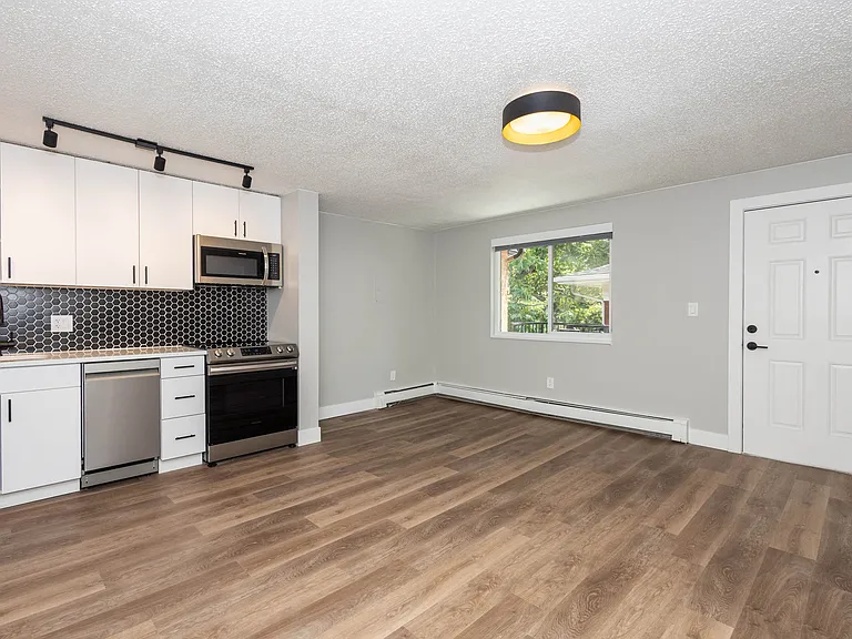 1341 Cook — Photo 36