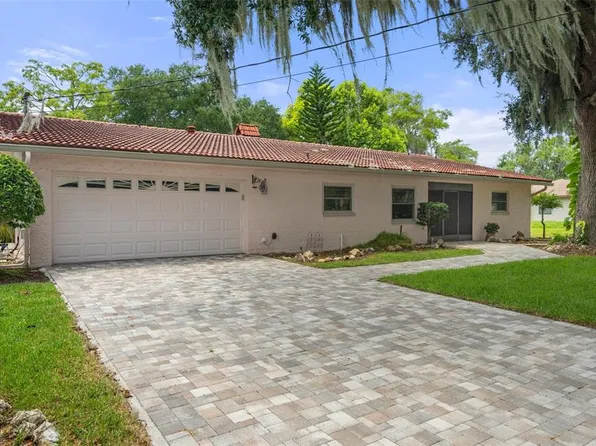 2074 N Watersedge Dr, Crystal River, FL 34429