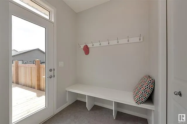 2119 160 Street SW, Edmonton — Photo 2