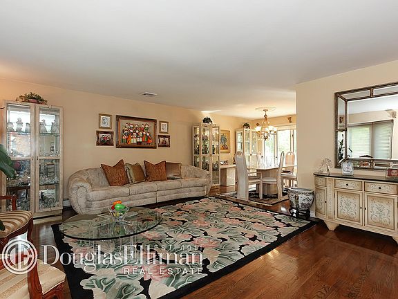 2nd image of 10 Hanford St