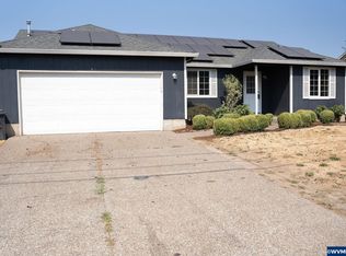 917 Brown St, Woodburn, OR 97071