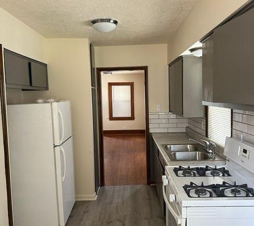 1st image of 3422 Davis Ave