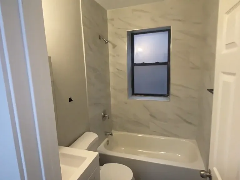 6521 N Newgard Ave #3E — Photo 7