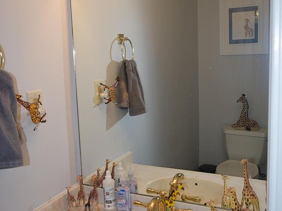 2nd image of 9327 Loch Lea Ln