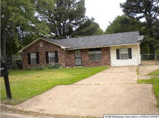 6860 Embassy Cir, Horn Lake, MS 38637