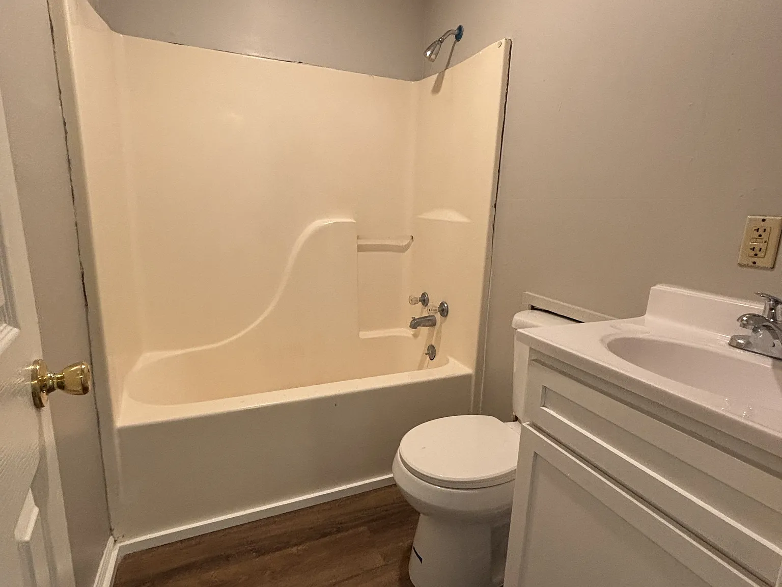 485 Dixon St Brownsville - 1 — Photo 4