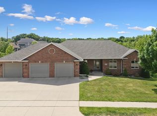 3341 Hibiscus Ln, Dubuque, IA 52001