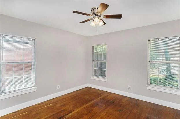 2533 Warren Ave — Photo 62