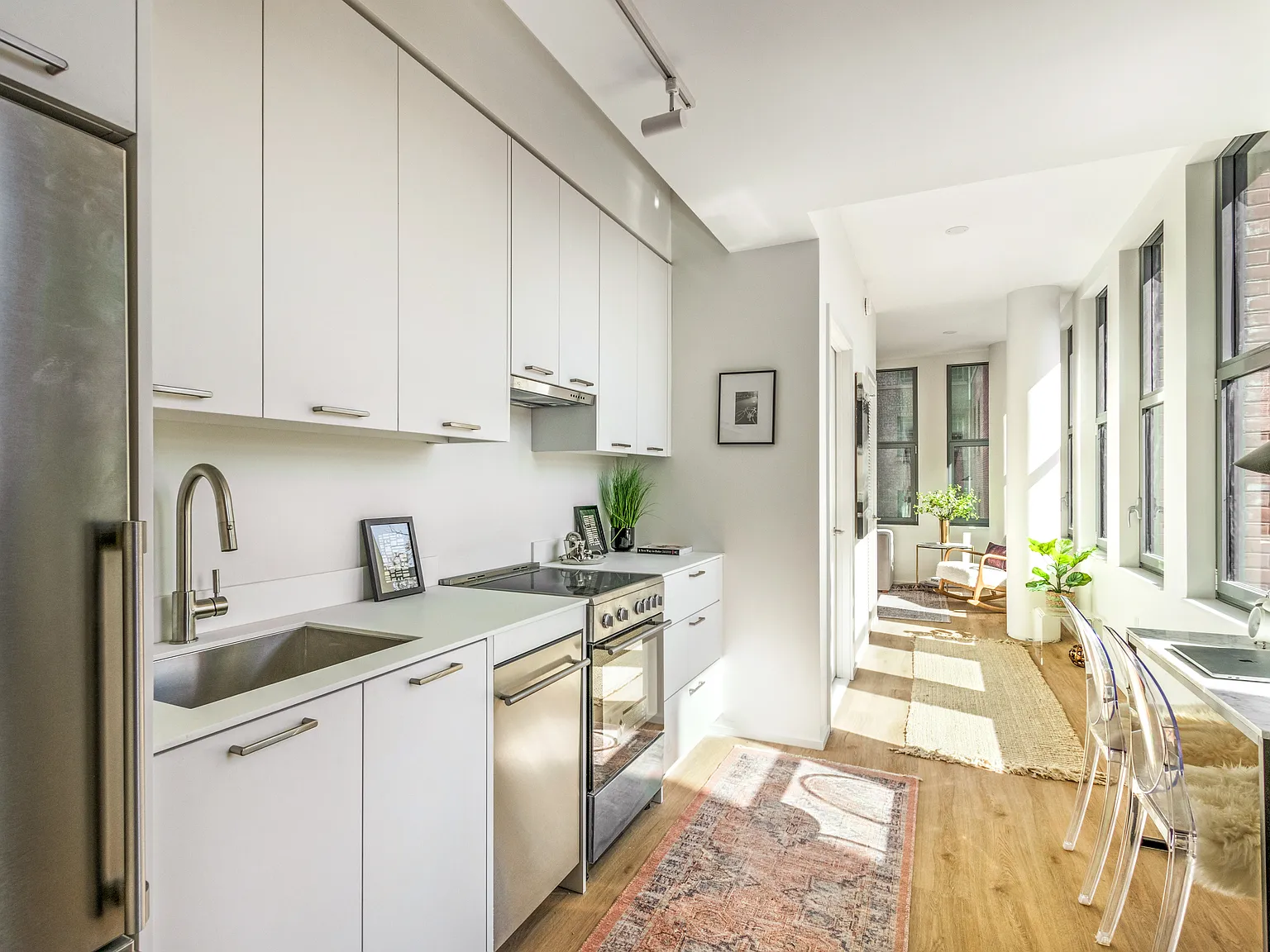 955 Sterling Place — Photo 3