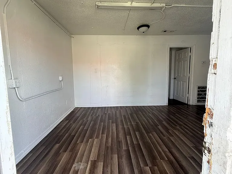 511 N 2nd St — Photo 2