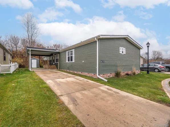 13749 Heritage St, Carleton, MI 48117