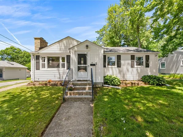 10 Craigie St, North Providence, RI 02911