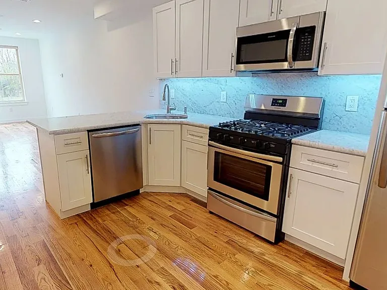 1642 N Marshall Street — Photo 14