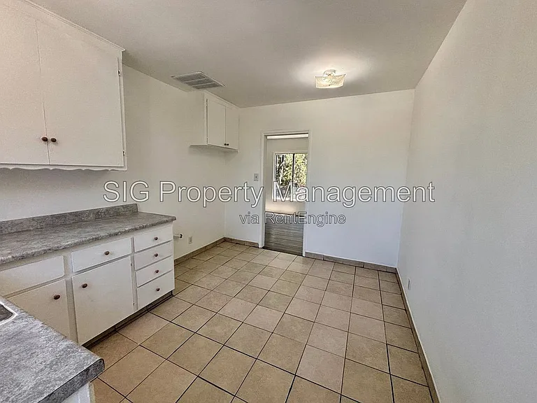 13226 Maclay St #5 — Photo 6