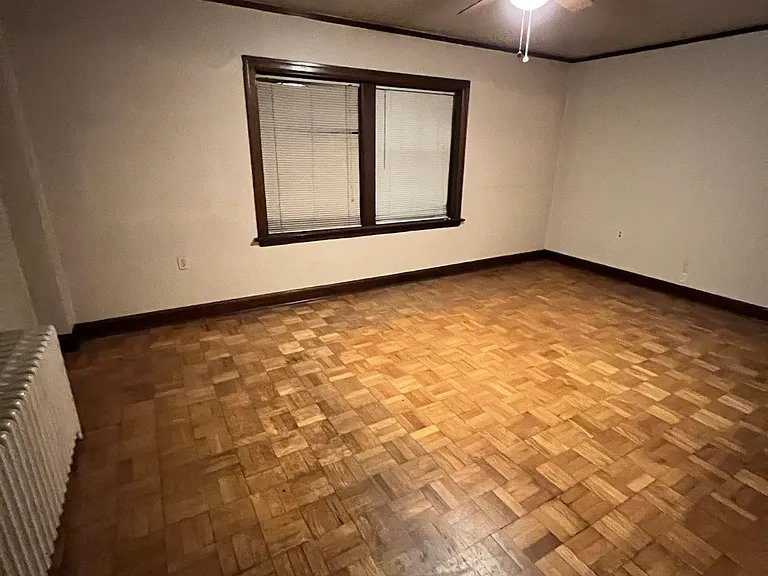 Broadmoor — Photo 32