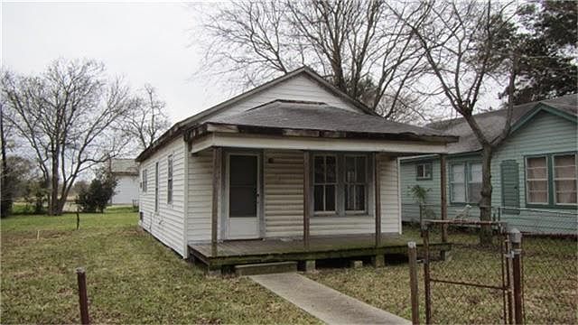 1st image of 815 1st Ave N
