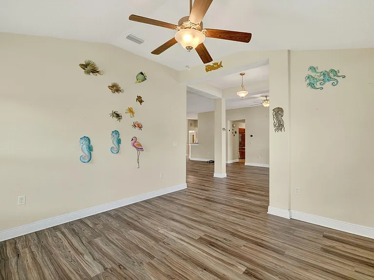 5547 NW Cordrey St — Photo 8