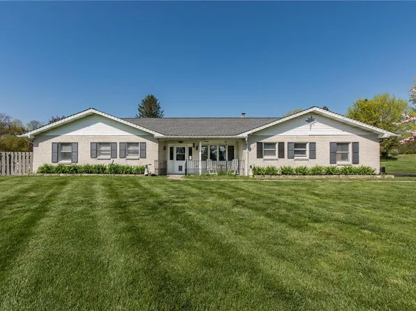 511 Ashwood Dr, Nazareth, PA 18064