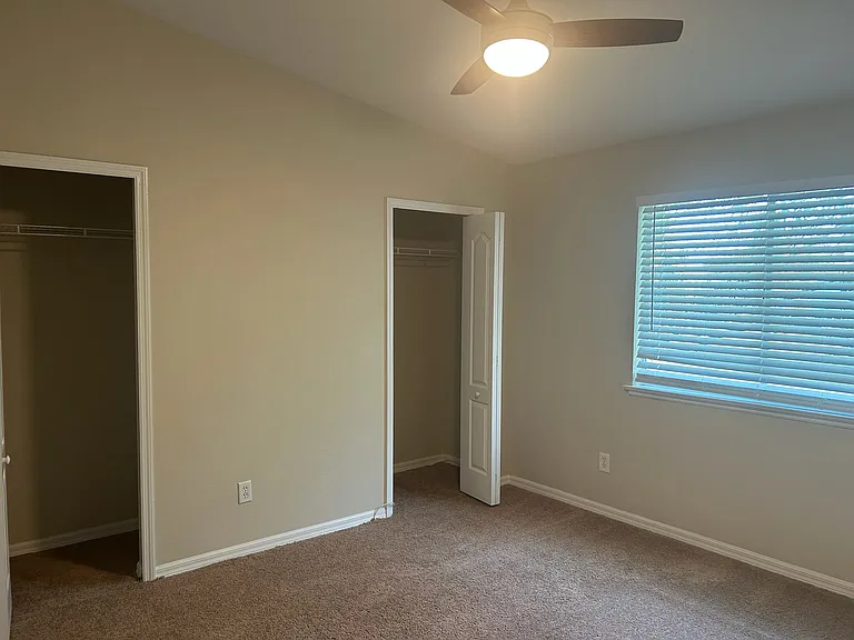 331 Wilton Cir — Photo 9