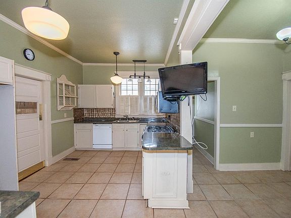 4th image of 814 W Washington Ave #308