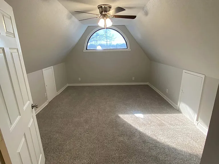 2124 Jefferson Pl — Photo 9