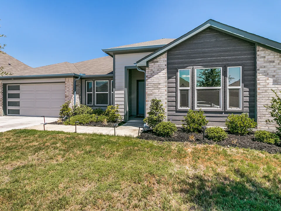 1608 Central Park Dr