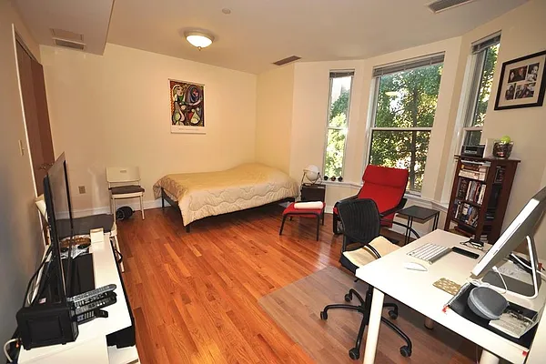 Rented by Corcoran | media 52