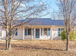 585 Foxfield Rd, Hopkinsville, KY 42240