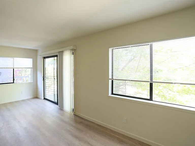 301 Jayne Ave #3 — Photo 4