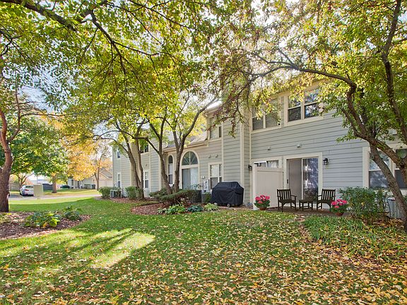 2nd image of 385 W Hamilton Dr