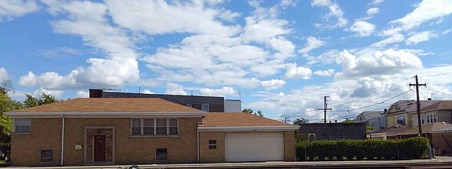 2nd image of 1600 S 48th Ct
