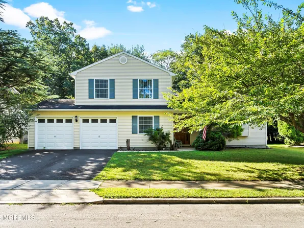 12 Colonial Court, Howell, NJ 07731