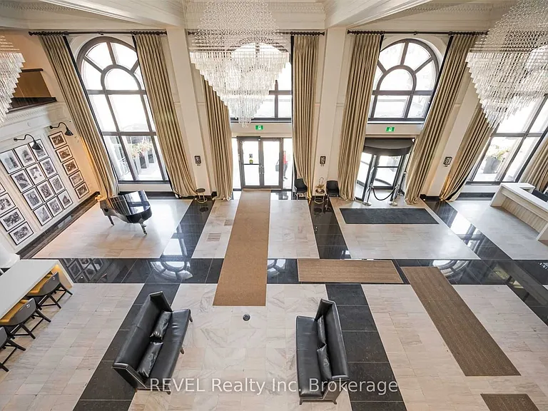 112 King St E #907 — Photo 30