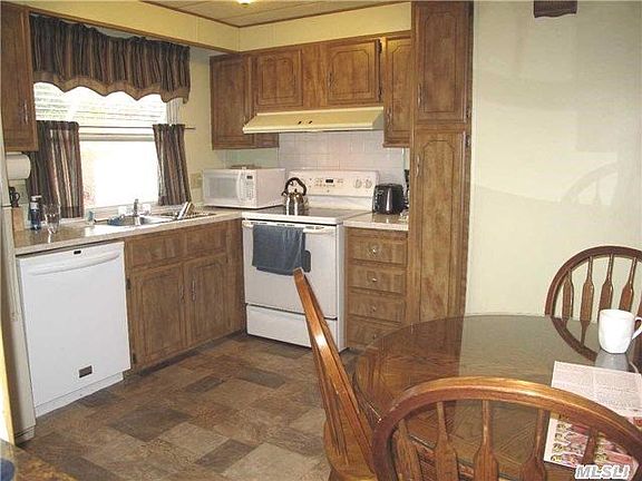 3rd image of 525 Riverleigh Ave Unit 129