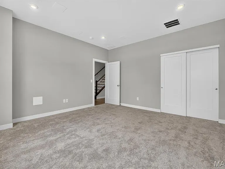 8933 Eager Rd — Photo 27