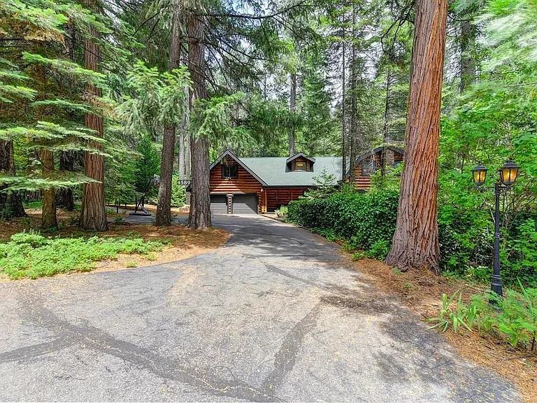 4589 Jenkinson Cir — Photo 14