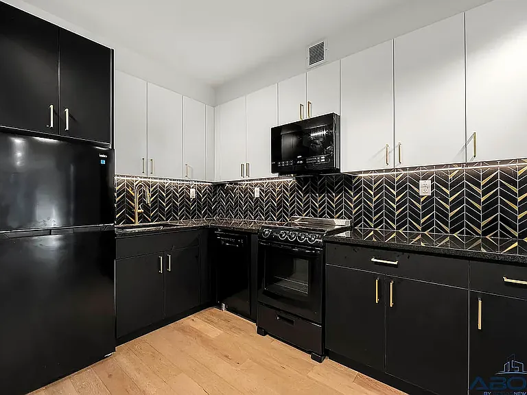 154 Lenox Rd #3E — Photo 3