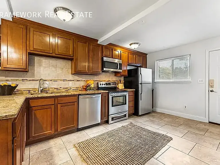 3150 N Fillmore St — Photo 1