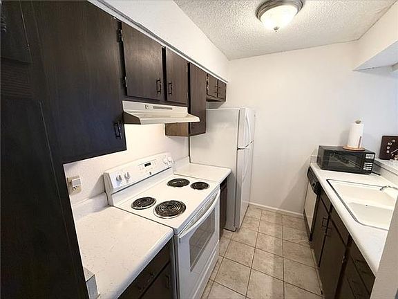 4th image of 2511 Metairie Lawn Dr #119