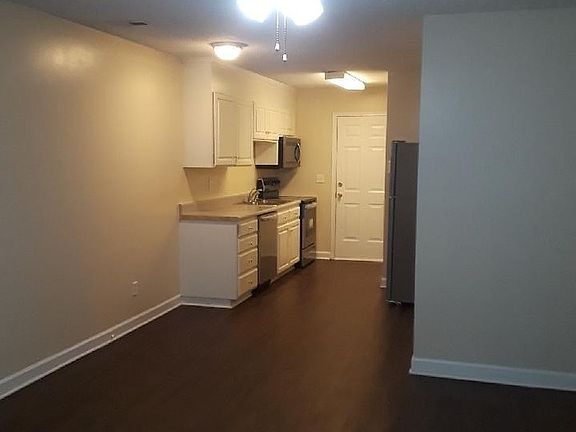 3rd image of 920-922 Wildwood Dr